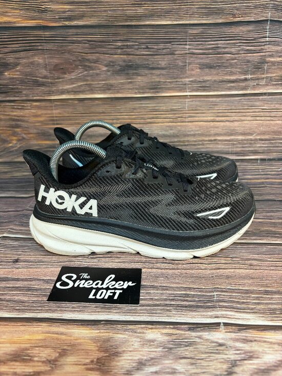Hoka Shoes - Hoka One One Clifton 9 Women's Black Athleitc Running Shoes Size 8.5